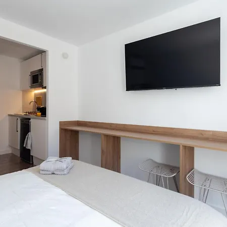 公寓 Soho Apartments & Studios *